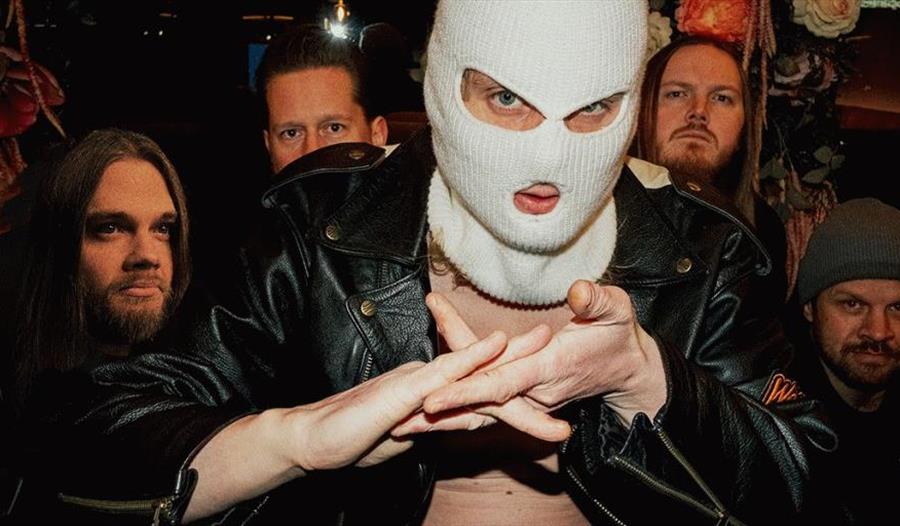 Drittmaskin i en maske