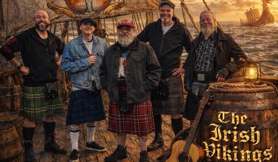 Band The Irish Vikings på seilskip