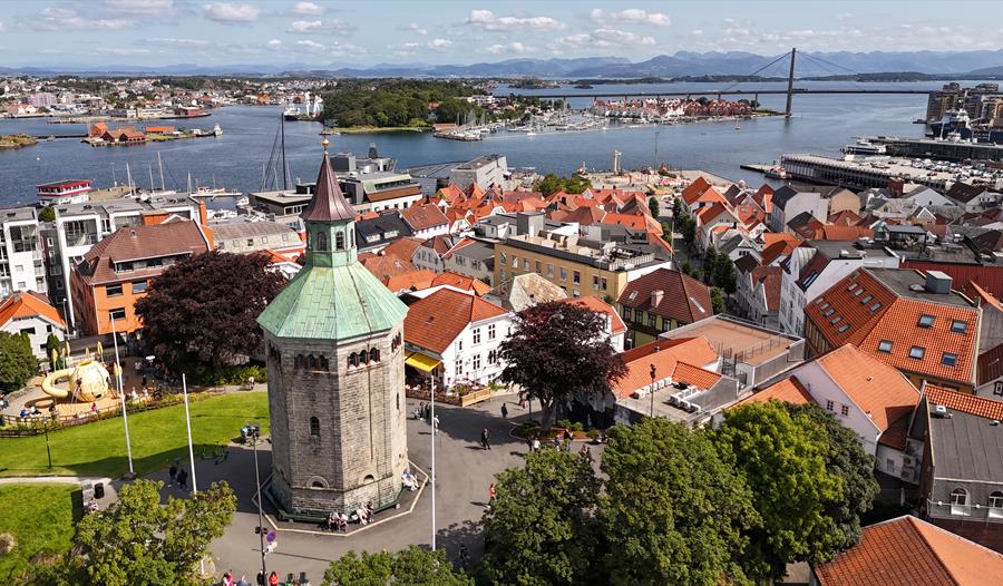 Luftfoto av Stavanger med Valbergtårnet