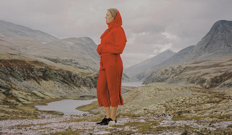 Juni Habel + Toria Wooff (UK)