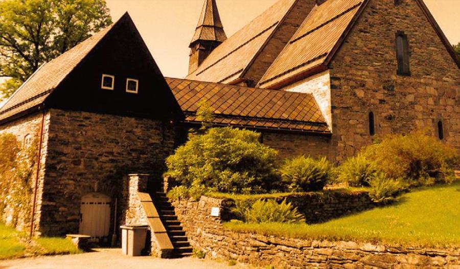 Austestad - heimflytta visekunstnar med band