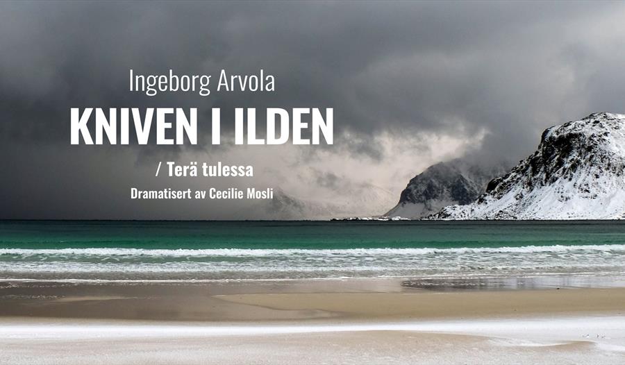 Strand og fjell ved havet