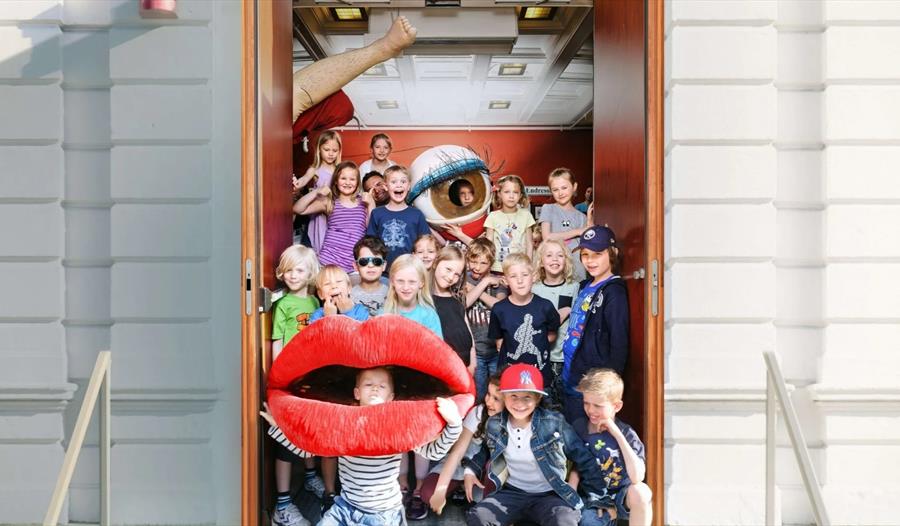 Barn i Lørdagsgodt 2026 forestilling