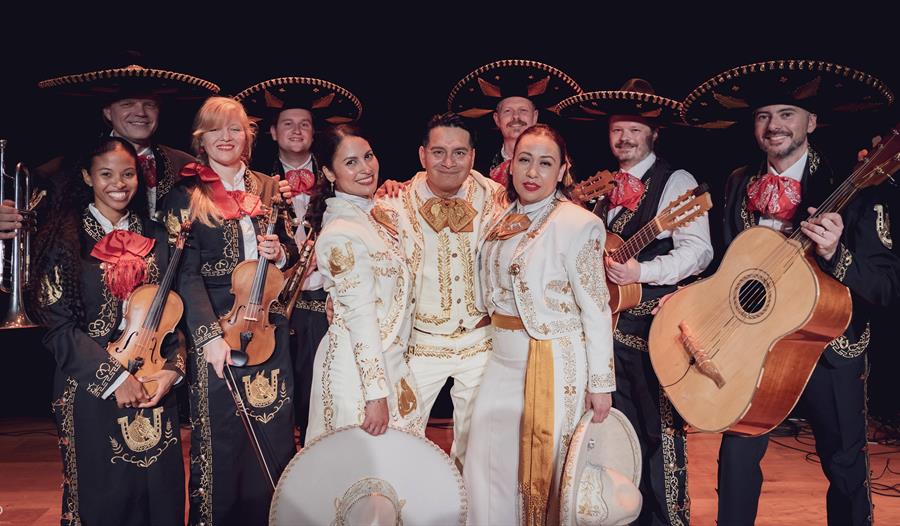 Utøvere i Mariachi-konsert