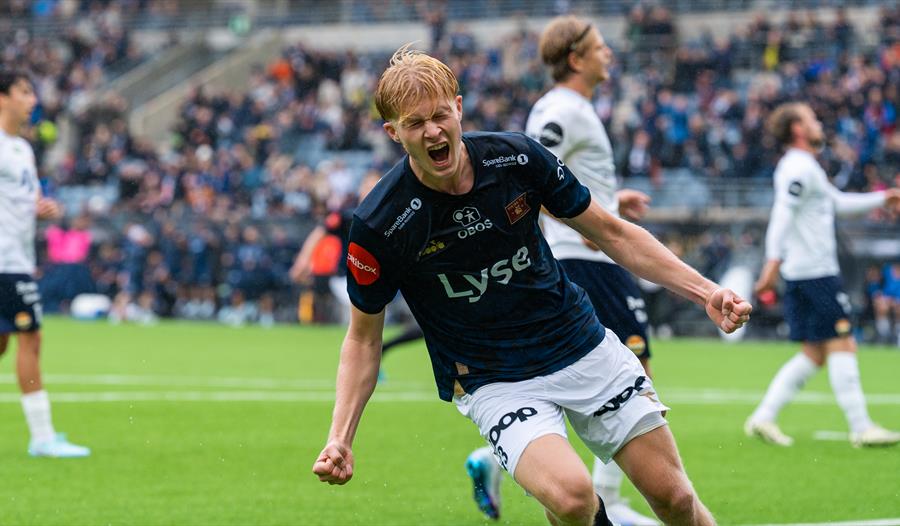 Fotballspillere på fotballbanen
