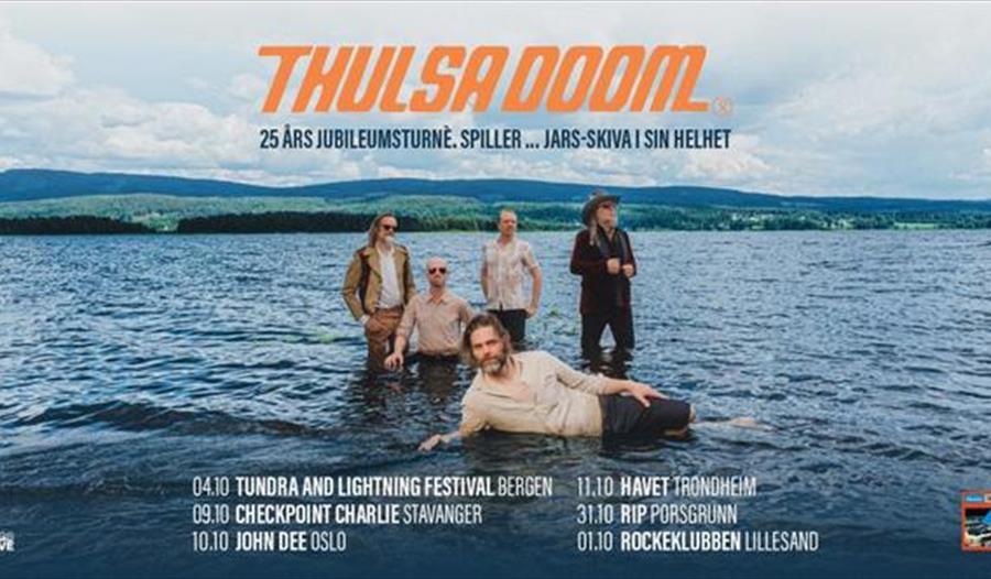 Band Thulsa Doom går ut fra vannet