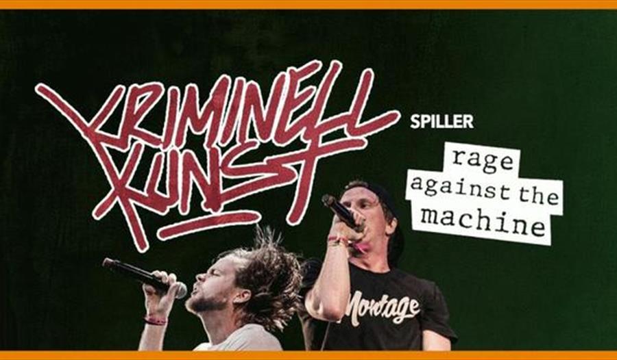 Kriminell Kunst synger med mikrofoner i hendene