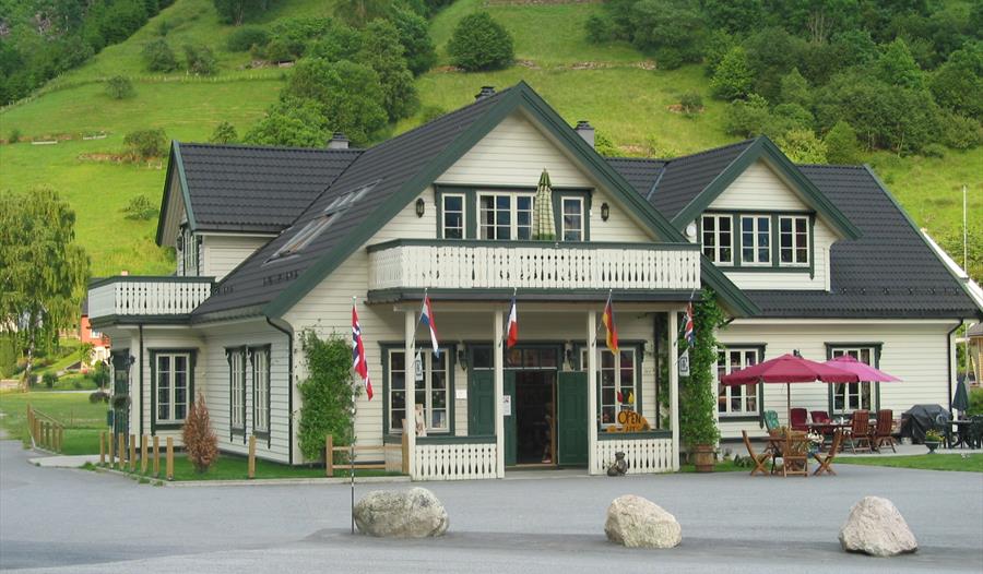 Gamle Trevaren, Vik