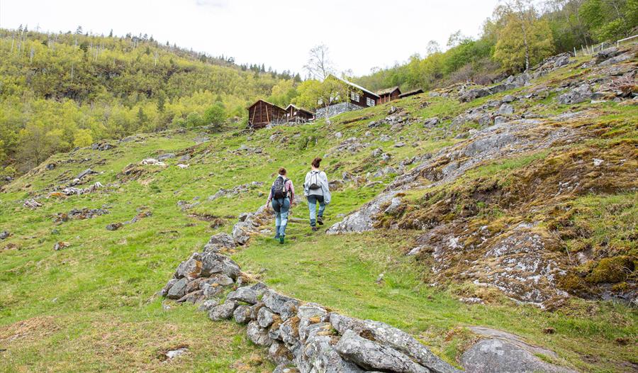 Avdalen Gard, Årdal