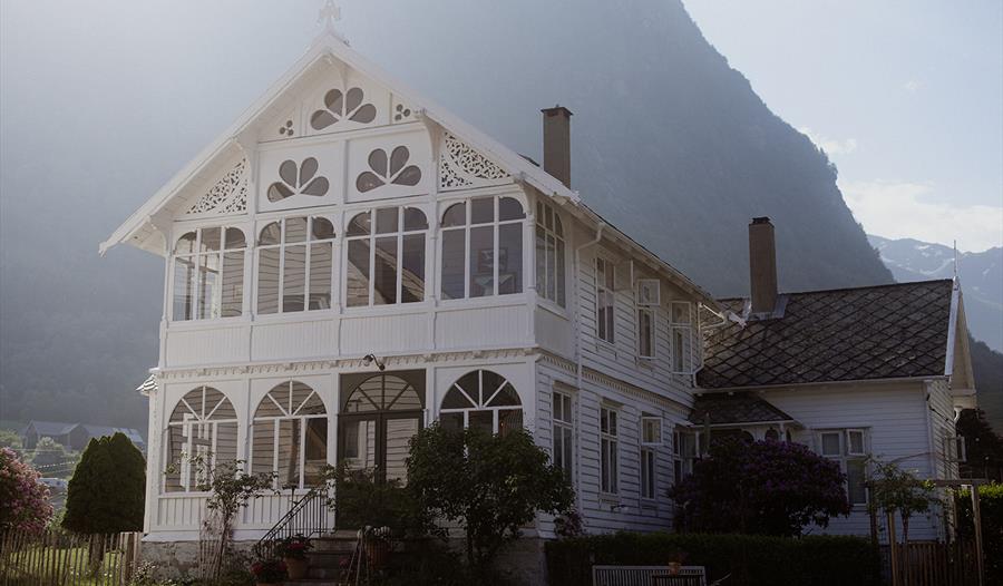 Historisk sveitservilla i Sundal – eit unikt overnattingsstad mellom fjord og fjell i Kvinnherad.