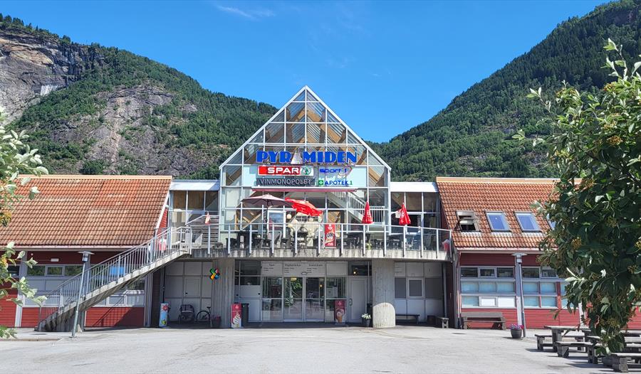 Pyramiden Senter Gaupne