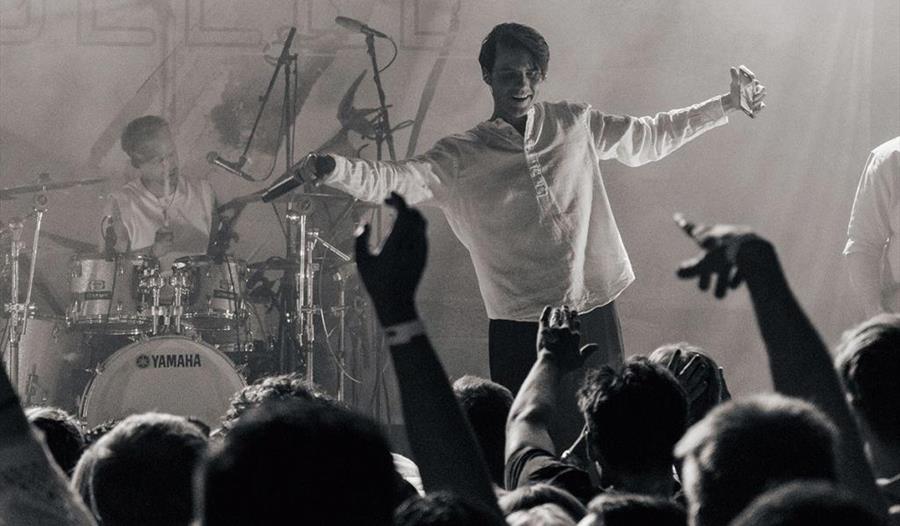 Morgan Sulele på Folken