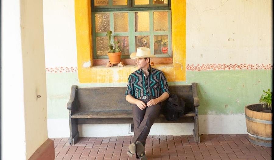 Sam Outlaw (US) + Supp.: Hannah Aldrigde (US)