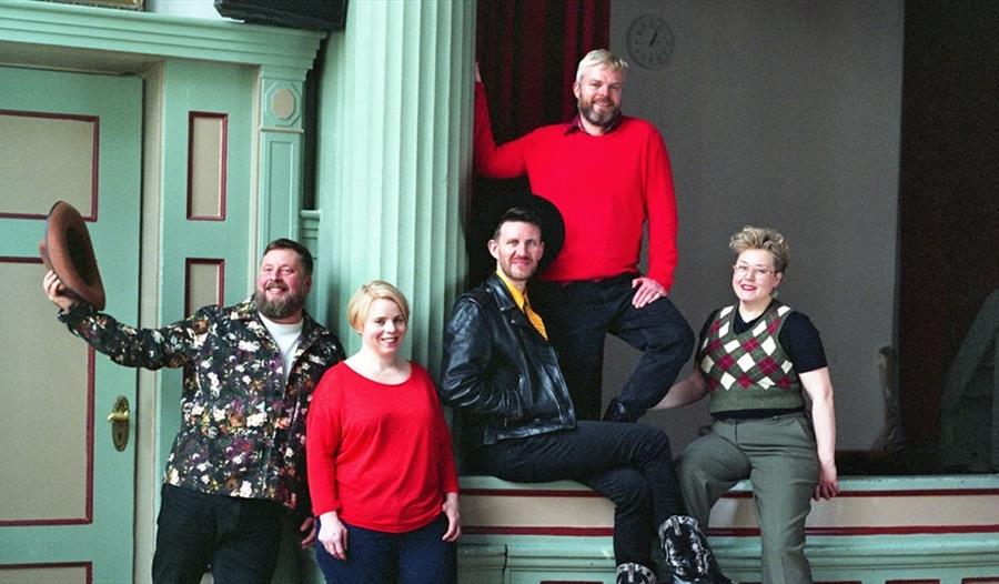 Foreningen for By og Bygd går over styr: Det femte juleshowet