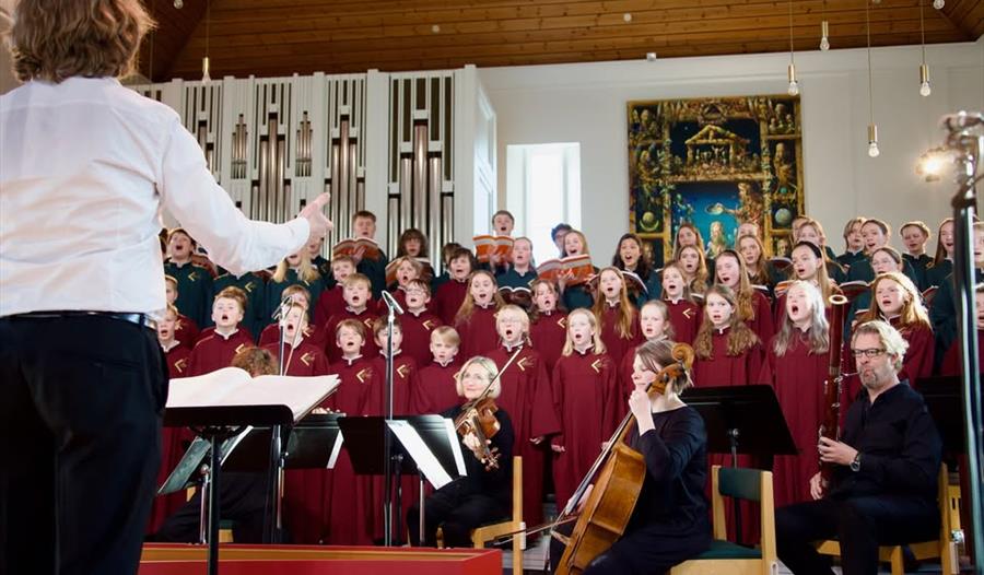 Collegium Vocale Gutter, Jenter og Ung