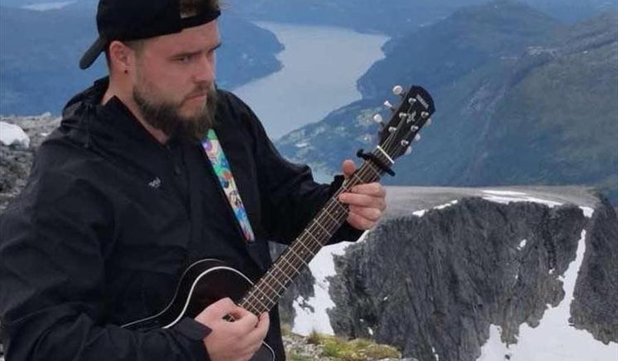 Fredags kveld med Jonas Paulsen Løvås