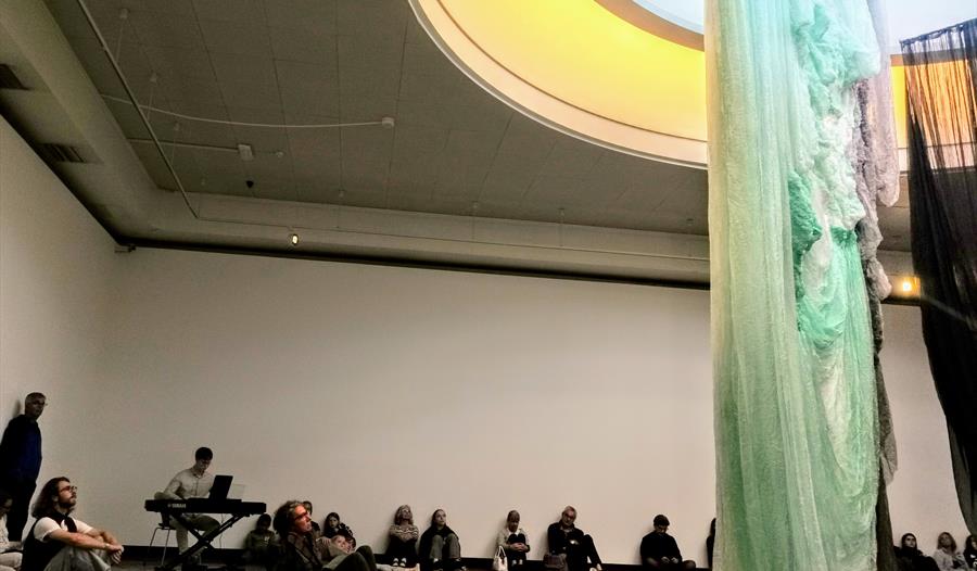 Ro i rom-konsert i Thaulow