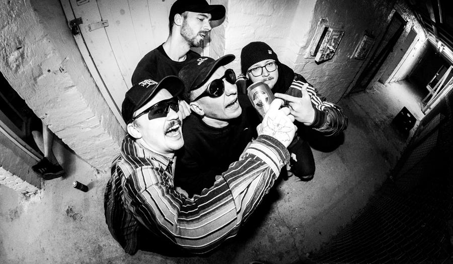 BRÆKKÆKKEL + LÂCHE + Disdain || Hulen