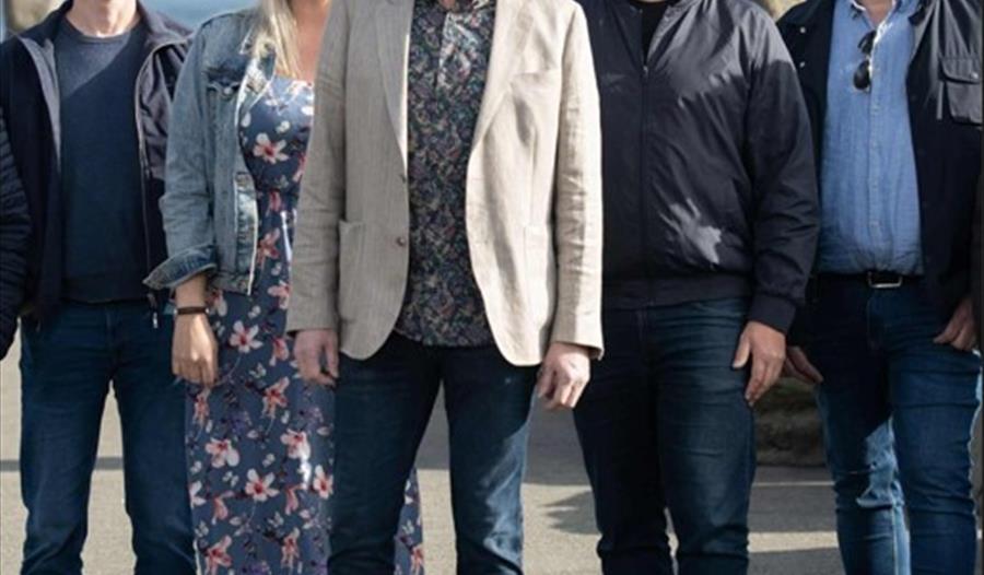 Bent & drengene og en pige på Sogndalstrand Kulturhotell