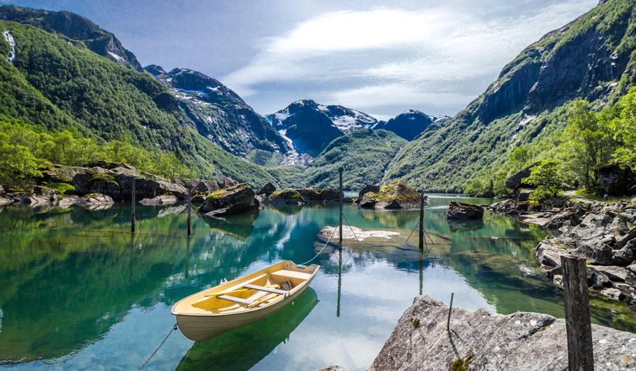 Bondhus Glacier Lake - Bondhusvatnet