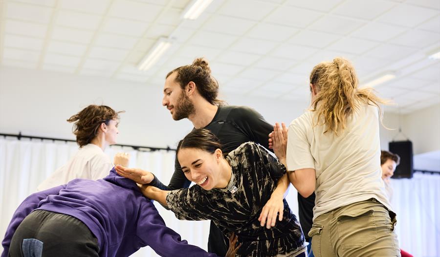 Klasse i kontaktimprovisasjon: åpent nivå