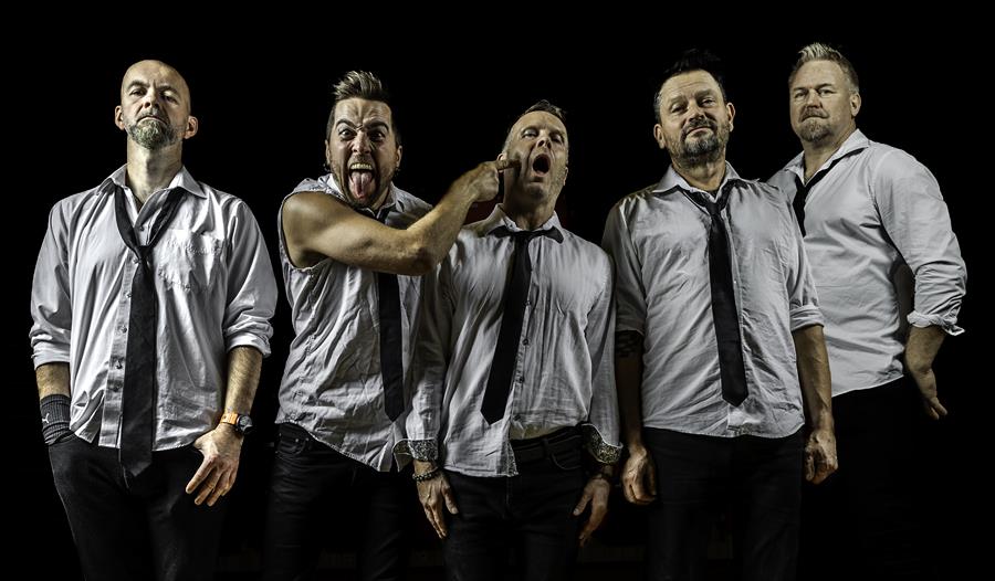 Bilde av det framførende bandet