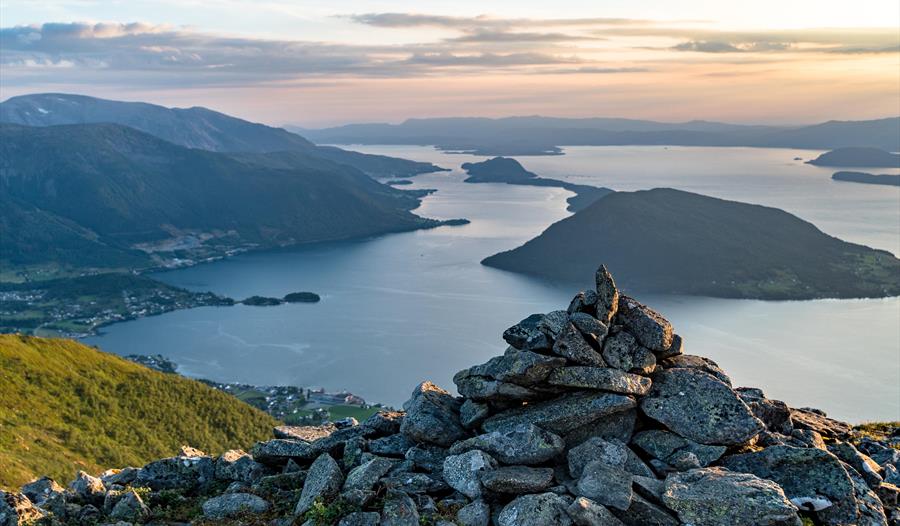 Tursti til Malmangernuten frå Rosendal