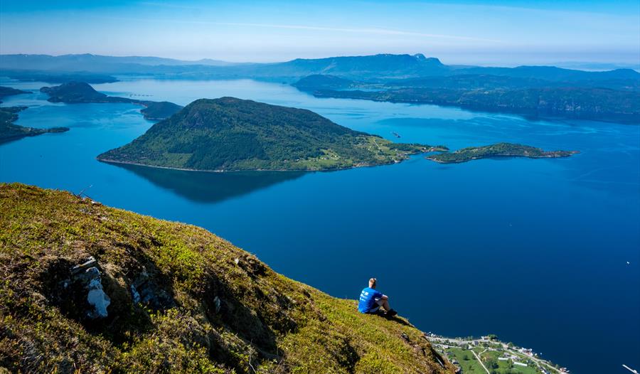 Tursti til Malmangernuten frå Hattebergsdalen