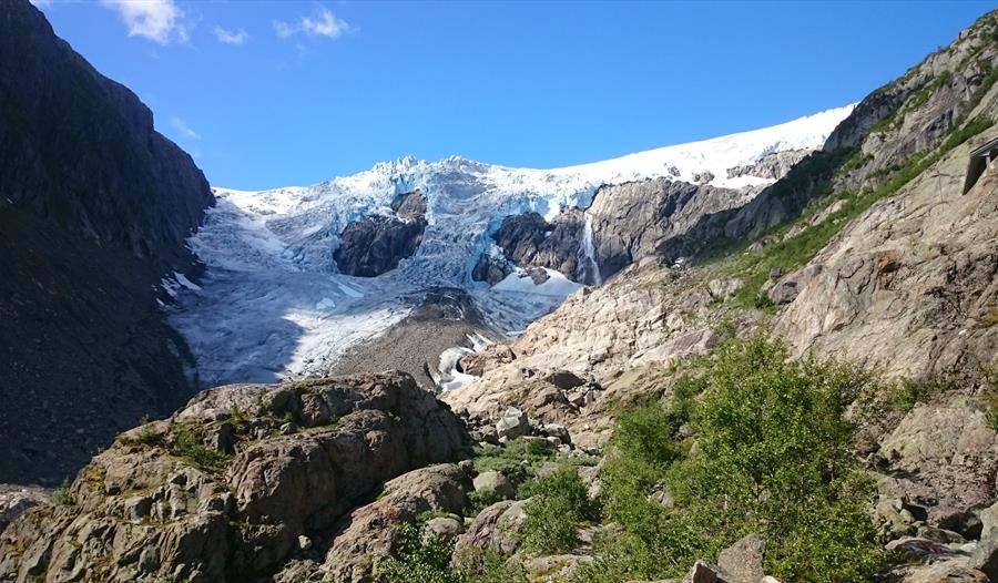 Den blå buerbreen sett nedanfrå
