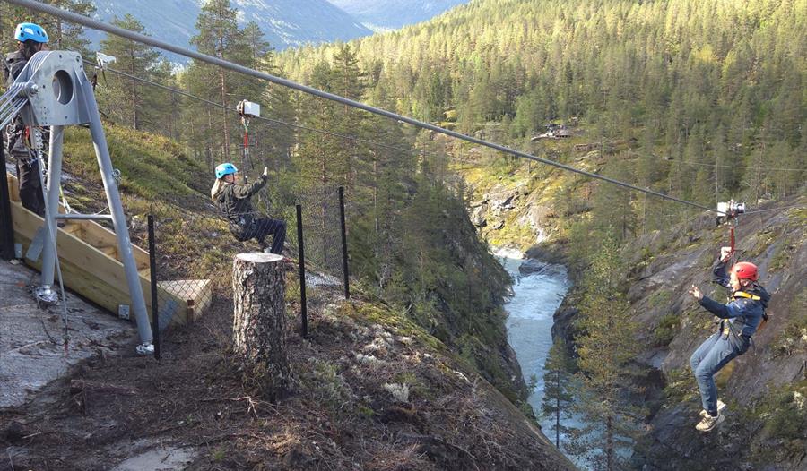 SkyRavn Zipline - IceTroll