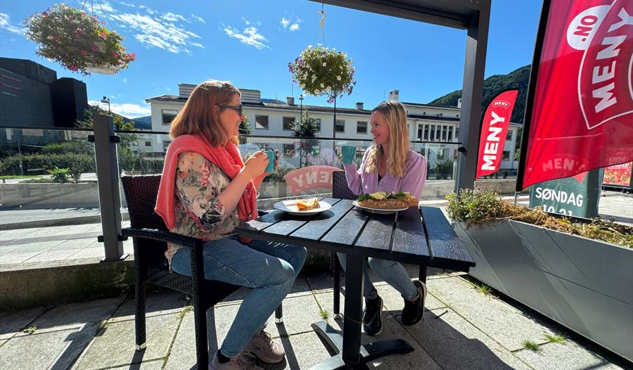 Meny Kafeèn, Sogndal