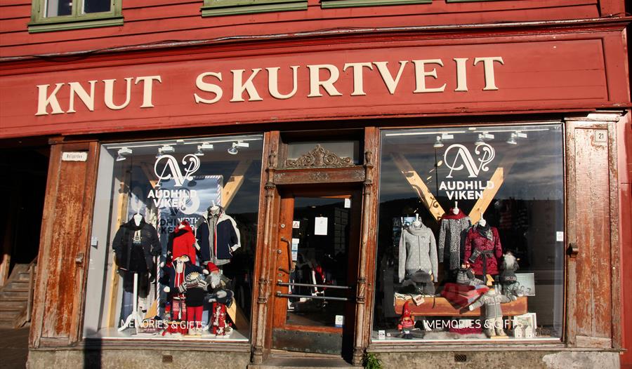 Audhild Viken på Bryggen