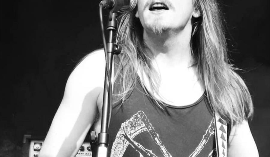 Baby Heartless live på 5071