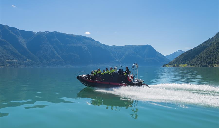 Fjord RIB Adventure + fossevandring