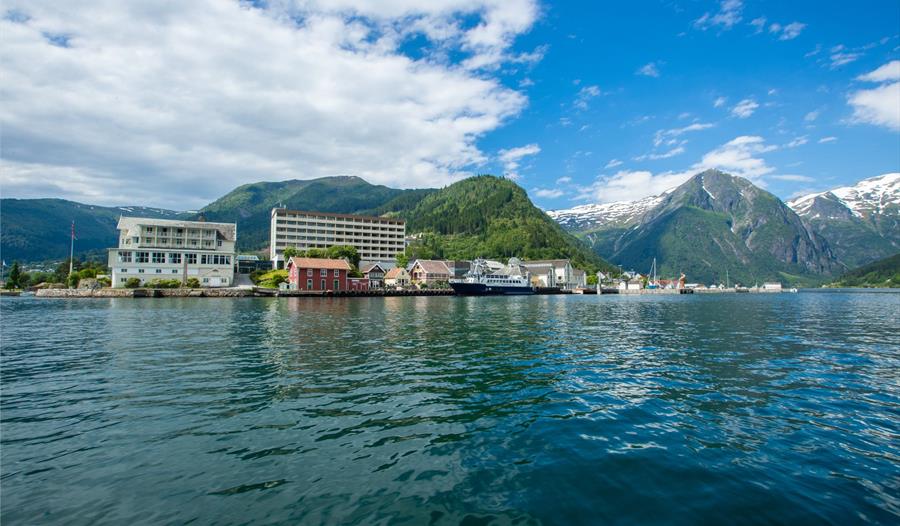 Fjord Cruise Balestrand - Fjærland one way