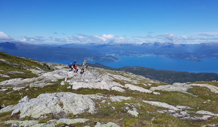 Hattavarden med flott fjordutsikt