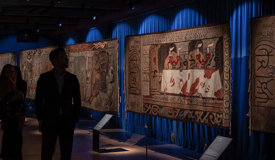 Ragna Breivik. Åsmund Frægdagjeva og livet ved veven