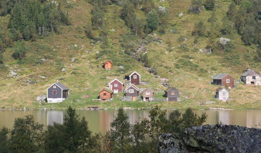 Botsvatnstølen badar i sollys