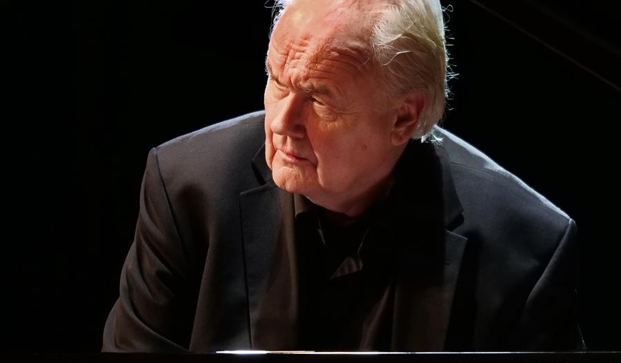 Bjørnstad inntek flygelet i Kabuso i september