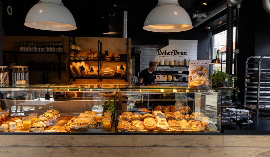 Baker Brun Klosteret