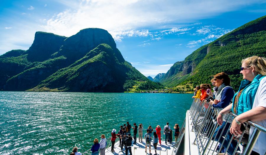 Båttur mellom Flåm og Gudvangen
