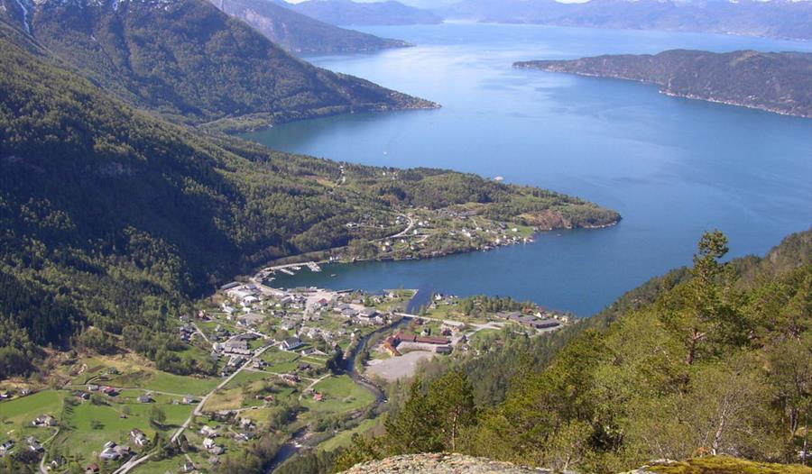 Utsikt mot Jondal og fjorden