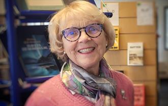 Eugenie Prøis Lunde på bibliotek