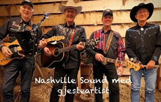 Plakat viser 3 menn i country klær og med gitarer og som annonserer for konsert med Nashville Sound på Ogna Scene