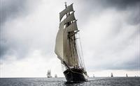 Charter Cruise