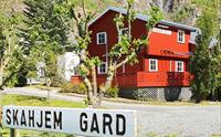Skahjem Gard, Aurland
