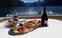 Charter Cruise