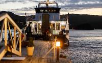 Avgang fra Restaurant Cornelius på kvelden