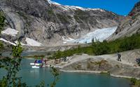Brevegen - båttur mot Nigardsbreen