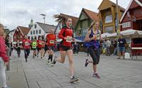 People running a marathon